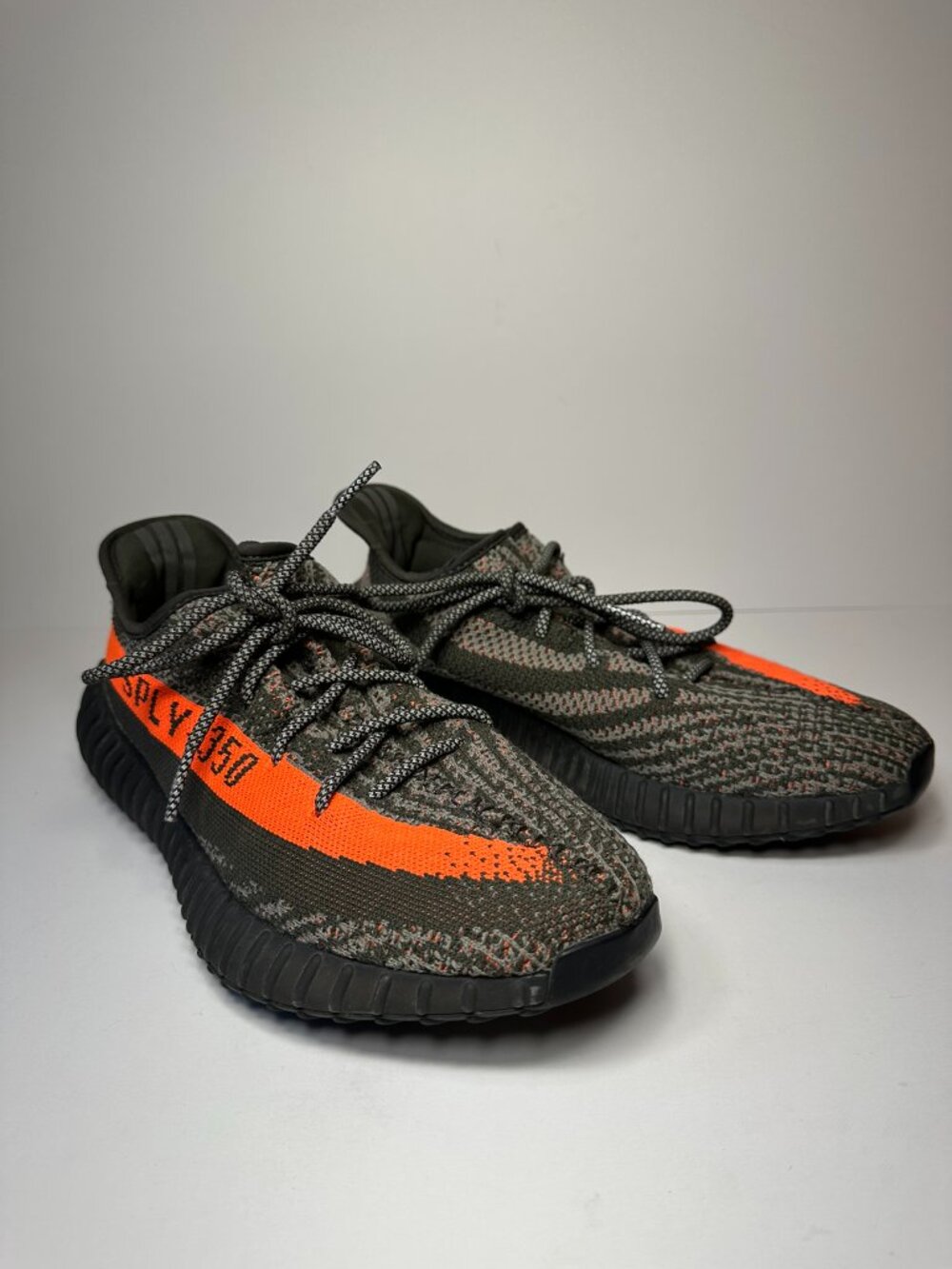 ADIDAS YEEZY Boost 350 V2 "Carbon Beluga"